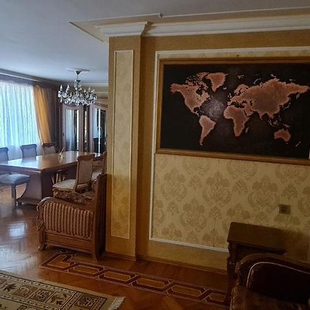 Gold Wall Apartment Bakoe Buitenkant foto