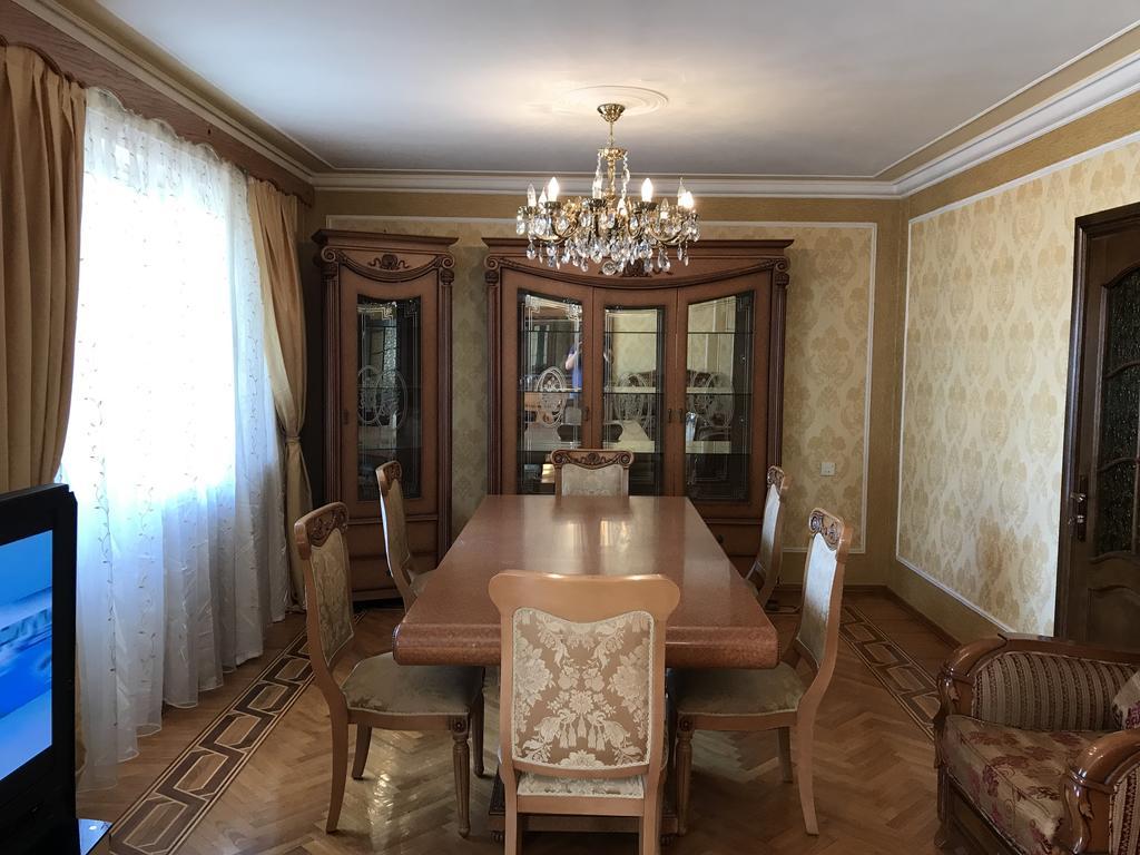 Gold Wall Apartment Bakoe Buitenkant foto